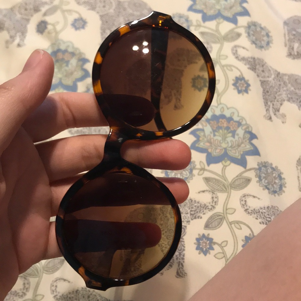 Sunglasses - Picture 5 of 5
